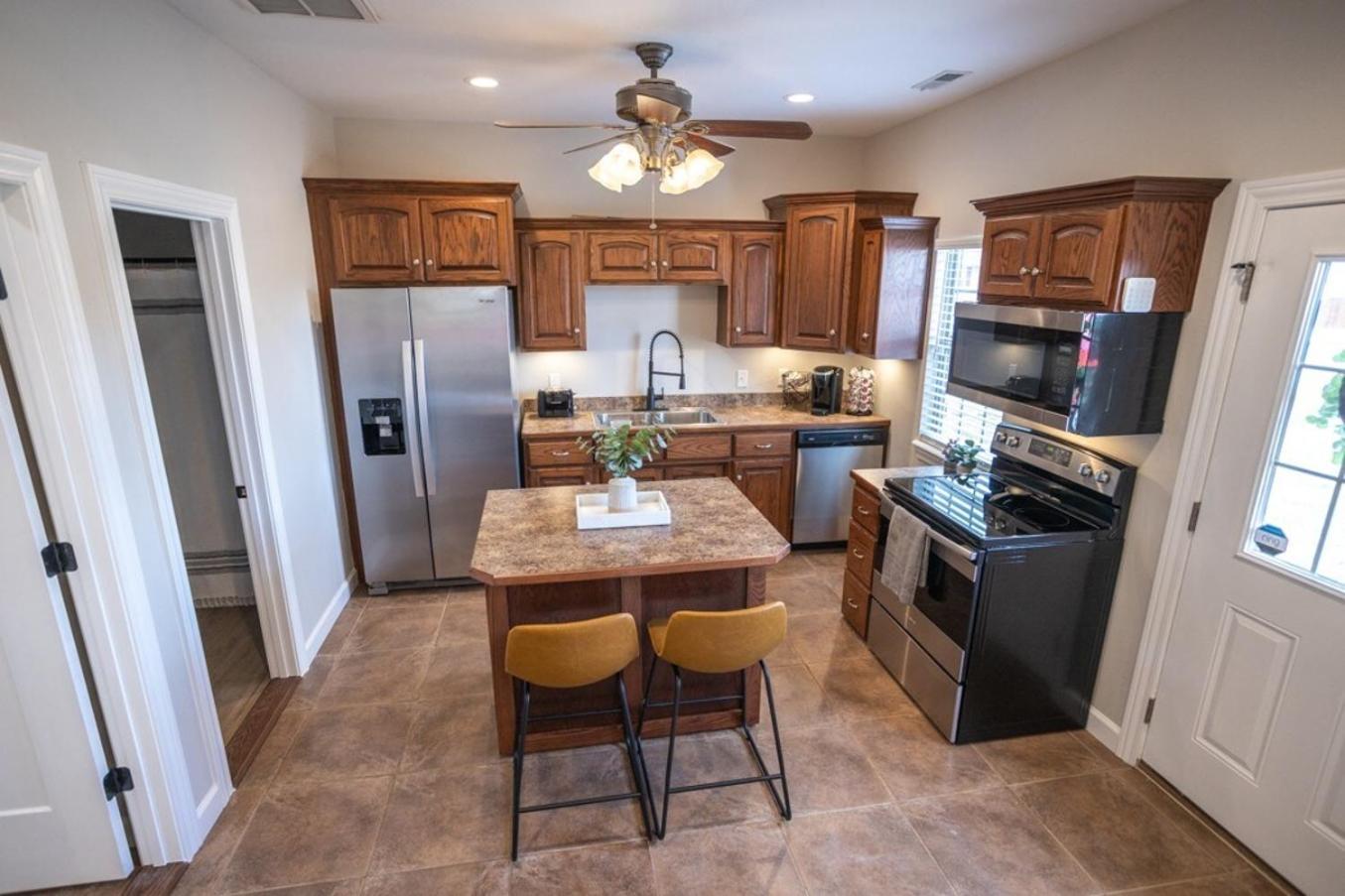 Tiny Home With Hot Tub Near Ft Leonard Wood! Waynesville Bagian luar foto