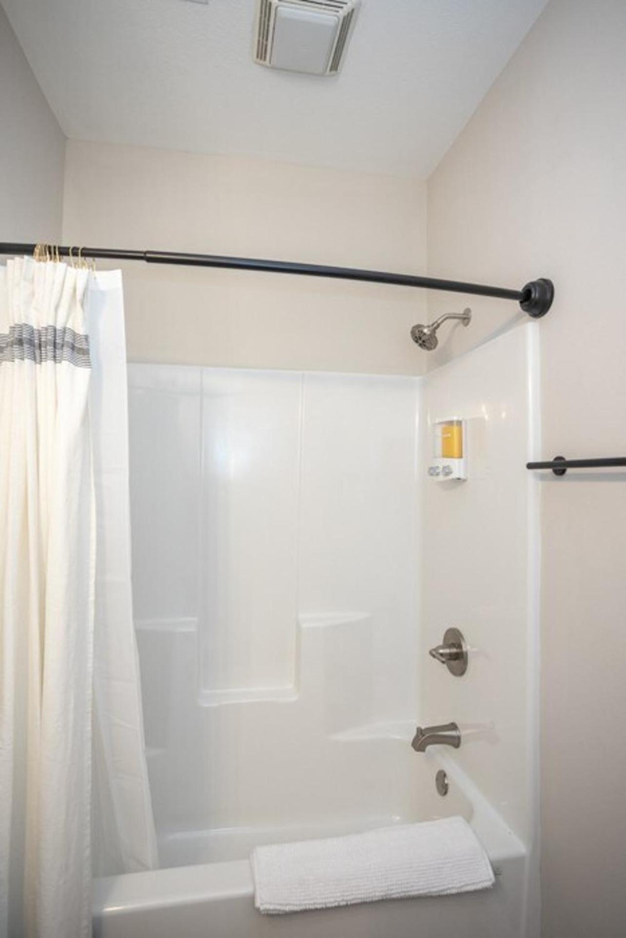 Tiny Home With Hot Tub Near Ft Leonard Wood! Waynesville Bagian luar foto